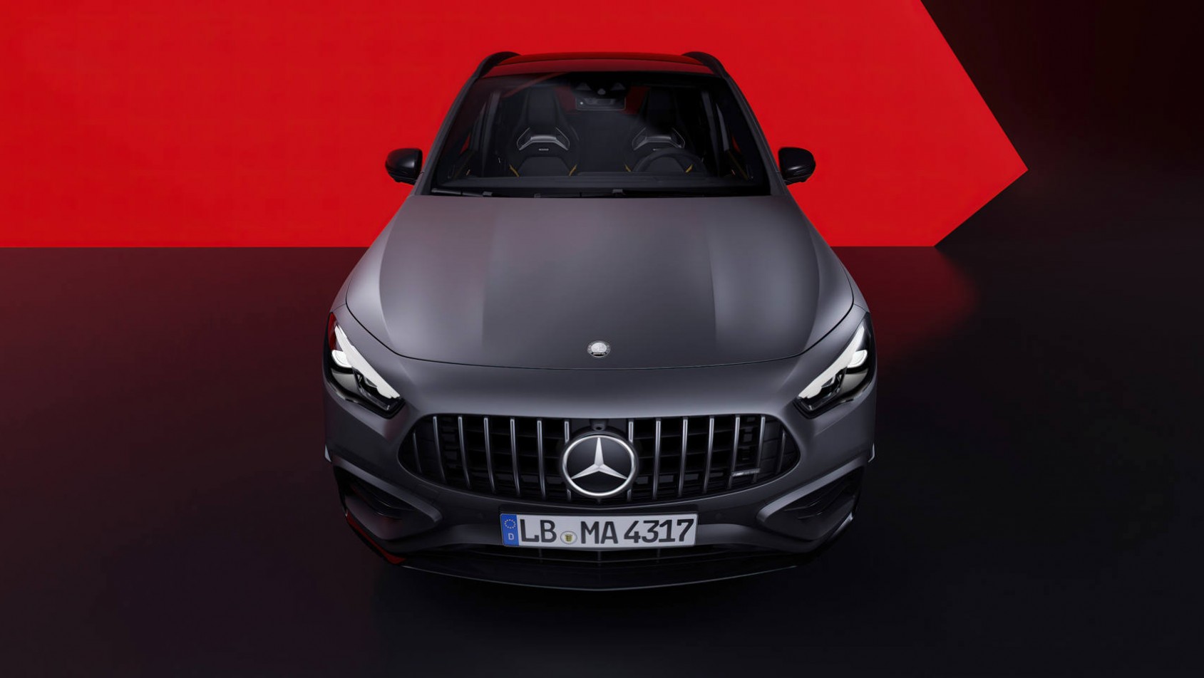 Mercedes-AMG GLA 2024 Mercedes-AMG GLA 45 S lifting grill