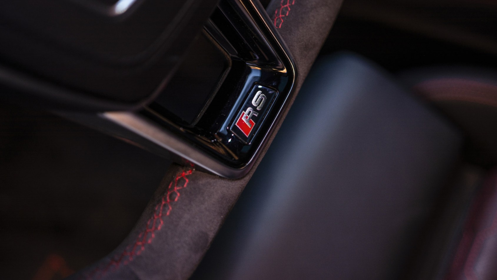 Audi RS 6 Audi RS6 Performance test detal logo