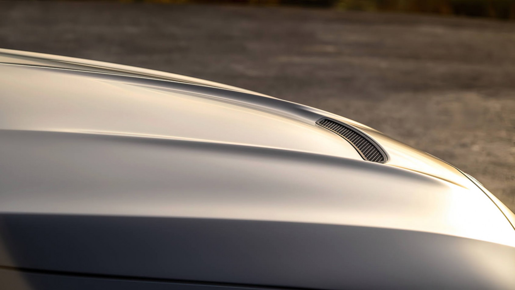 Mercedes-AMG C63 E-Performance maska