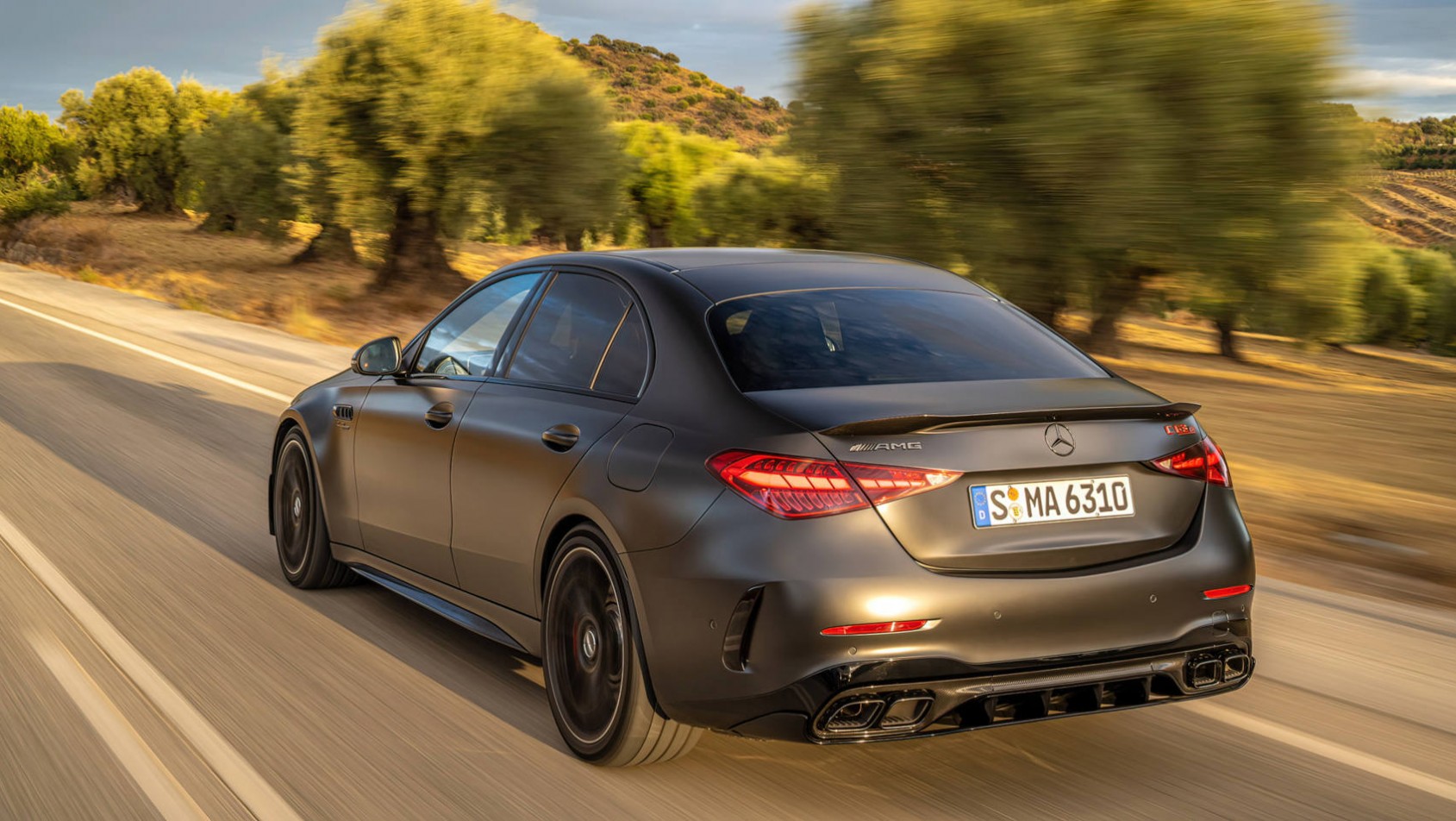Mercedes-AMG C63 E-Performance sylwetka