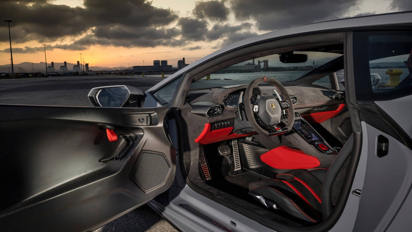 Lamborghini Huracan Tecnica otwarte drzwi