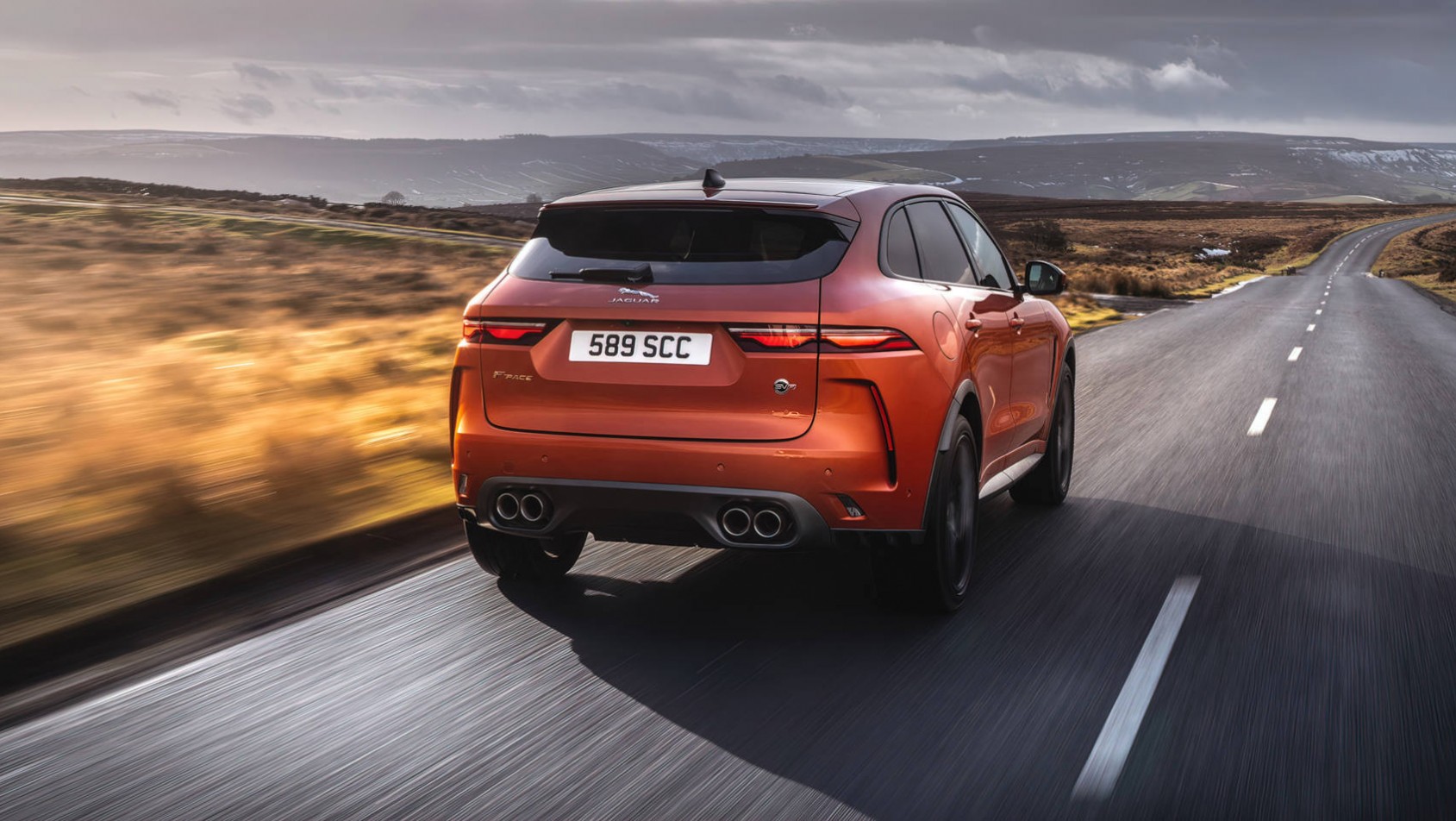 Jaguar F-Pace SVR spoiler