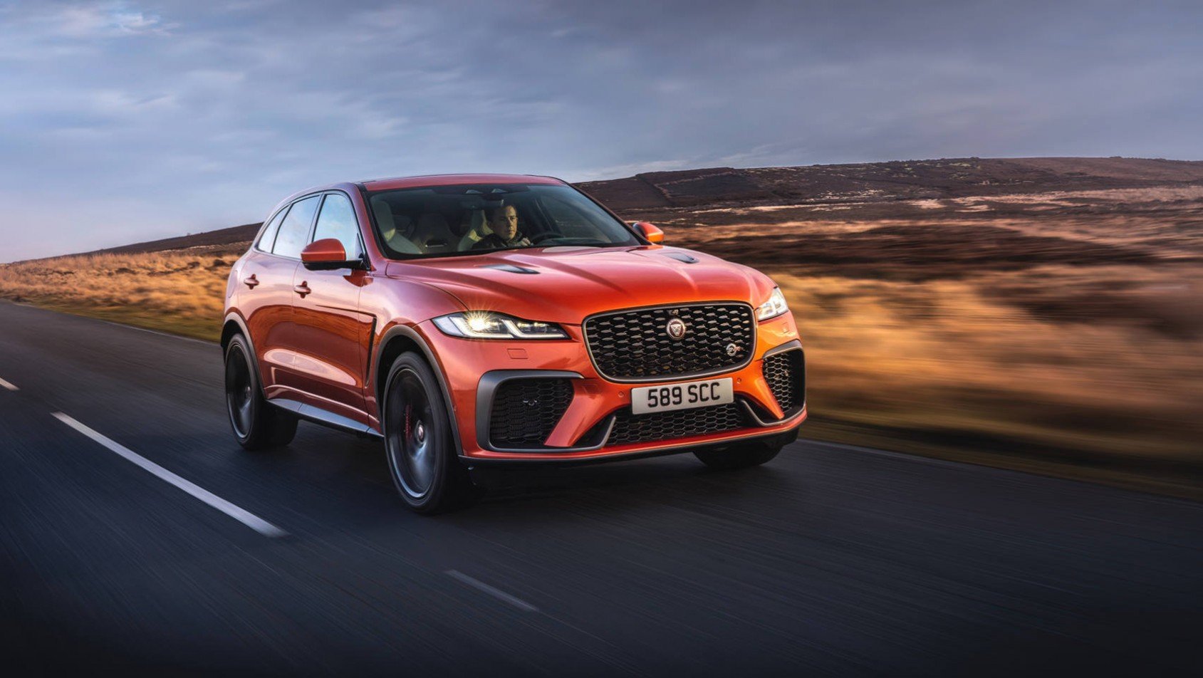 Jaguar F-Pace SVR atacama orange