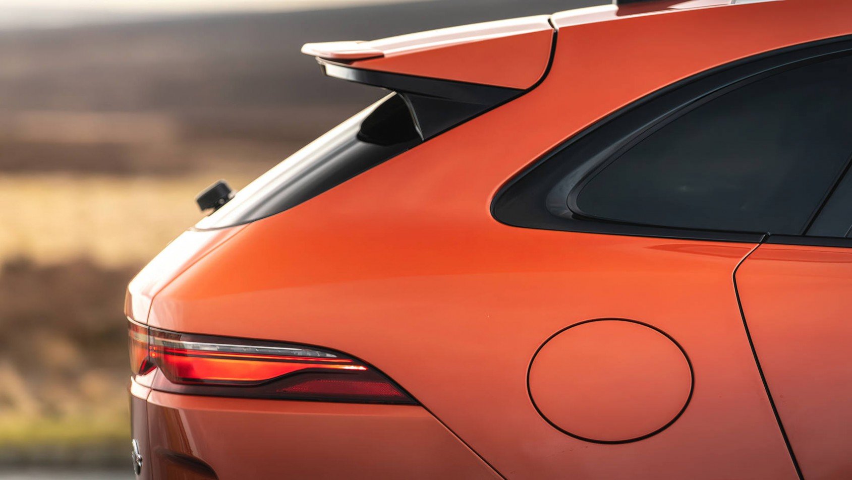 Jaguar F-Pace SVR detal nadwozia tył