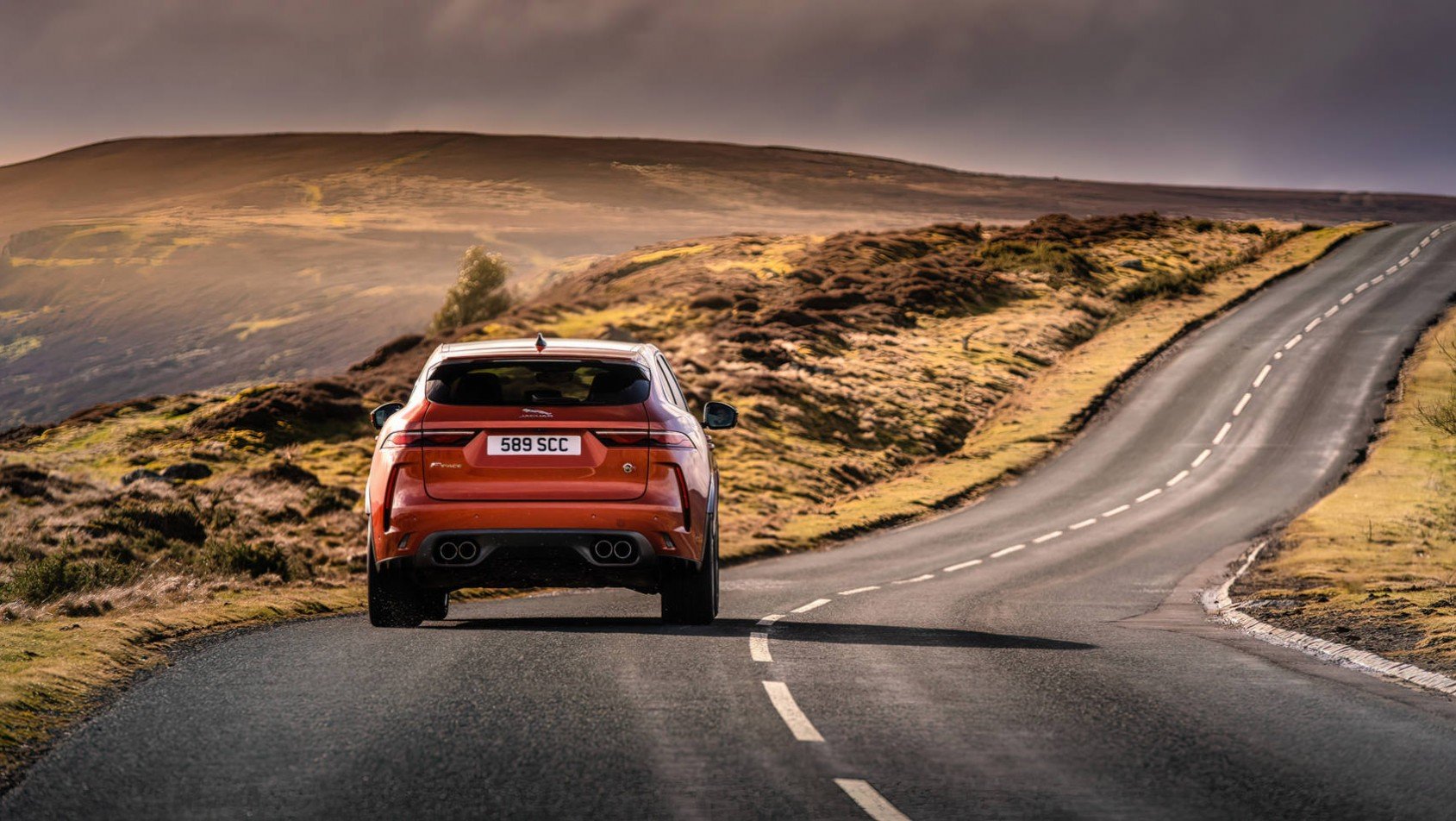 Jaguar F-Pace SVR na drodze publicznej