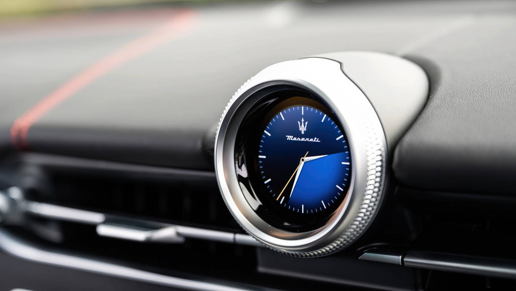 Maserati Grecale 2023 Maserati Grecale Trofeo detal zegar