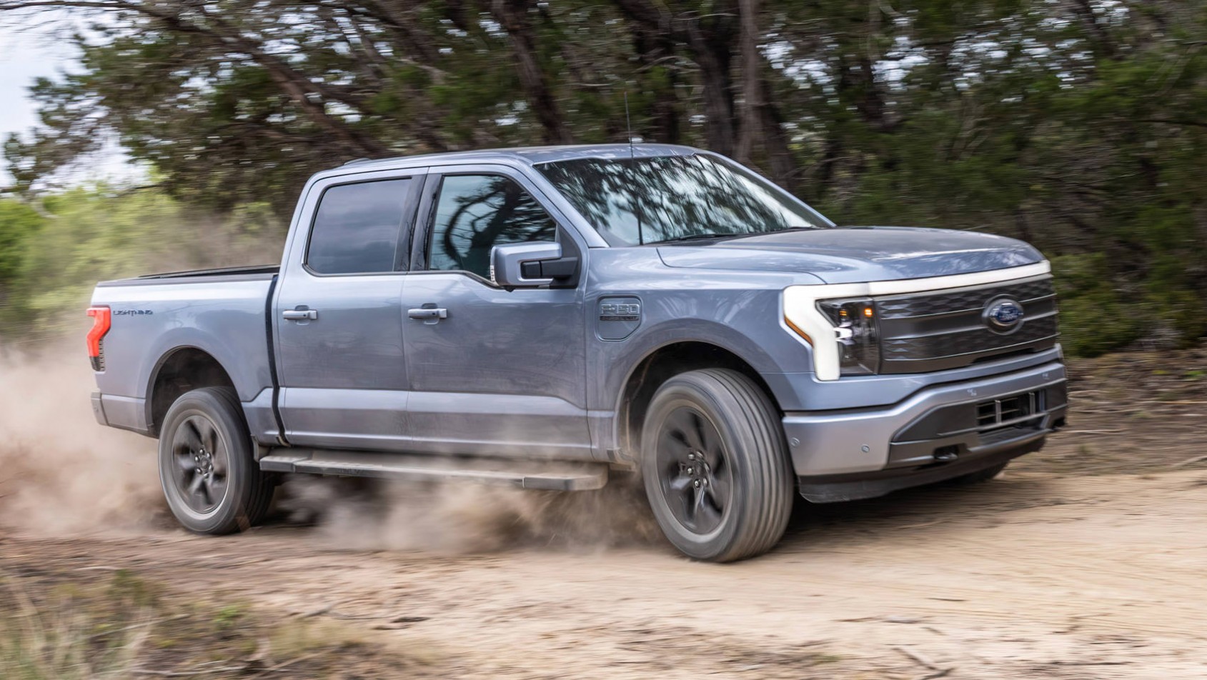 Ford F-150 Lightning prawy przód