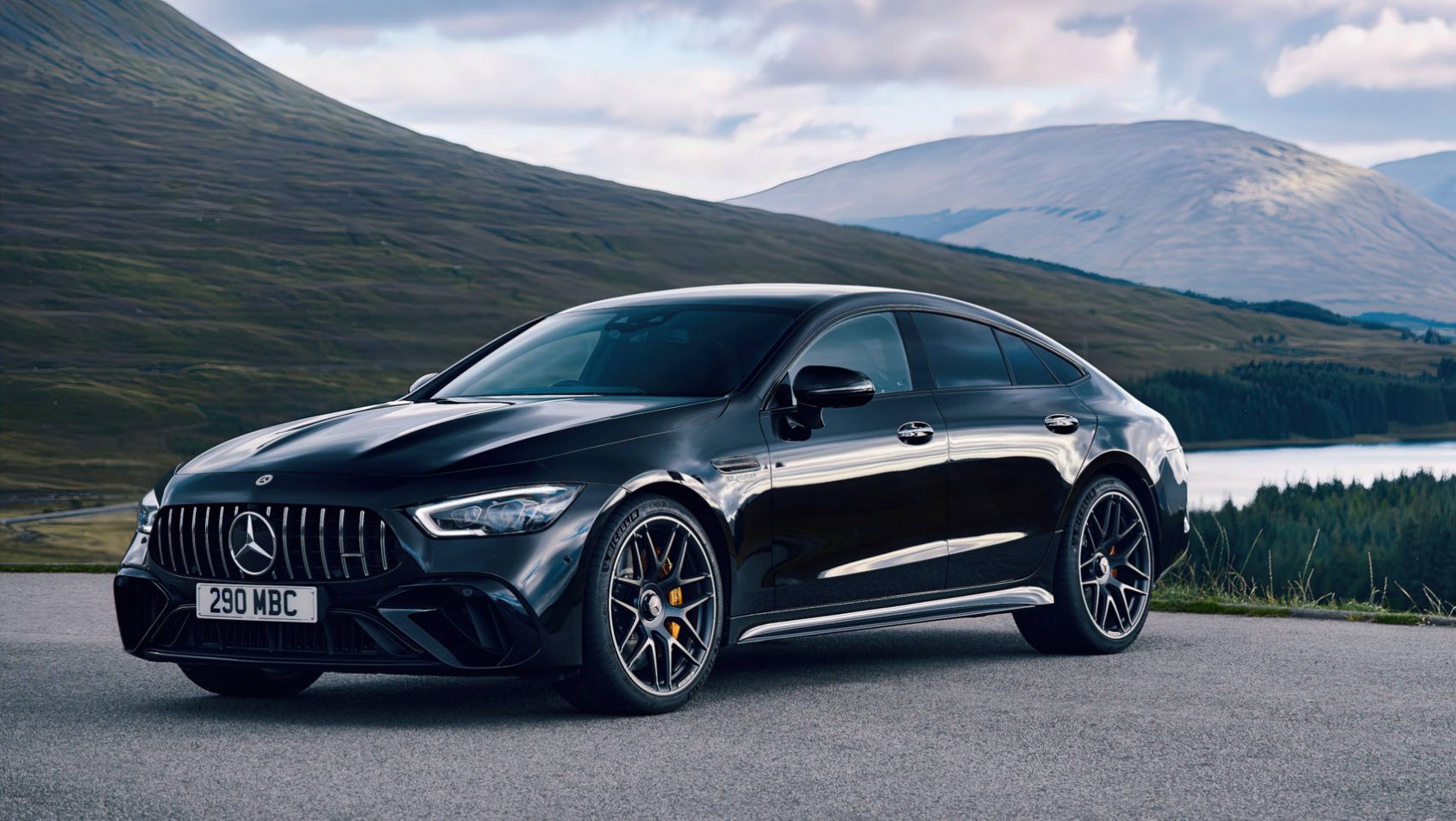 Mercedes-AMG GT 63S 4-door E-Performance w górach