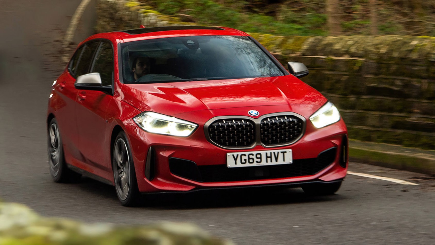 BMW M135i 2023 BMW M135i przód