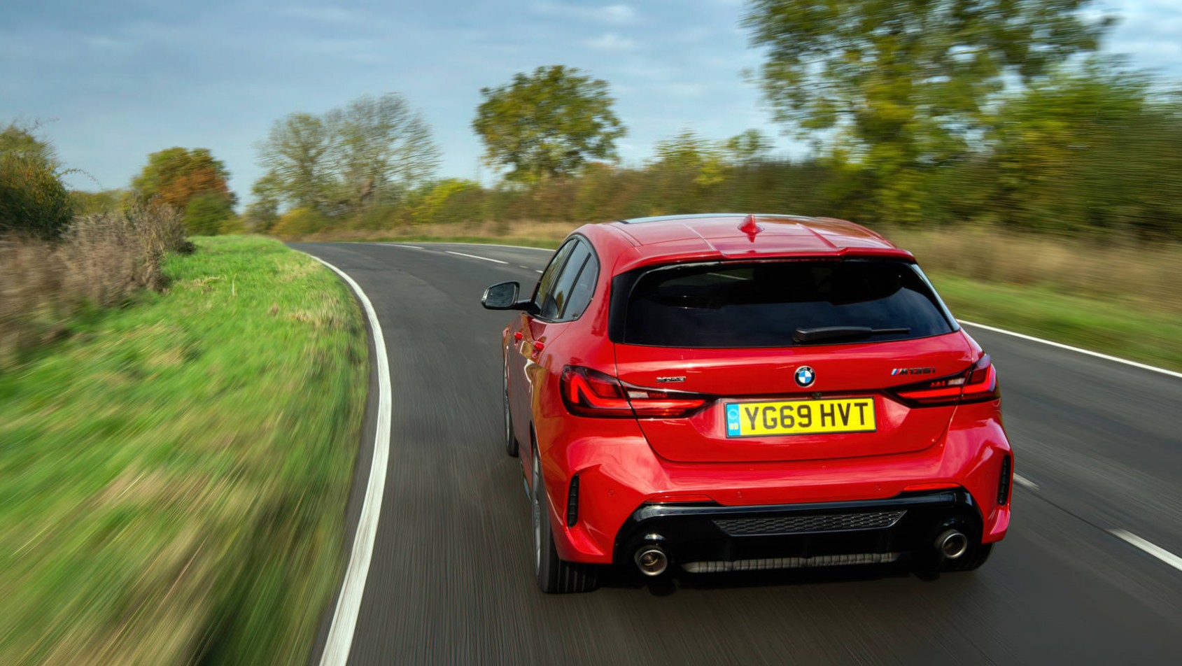 BMW M135i 2023 BMW M135i tylny pas