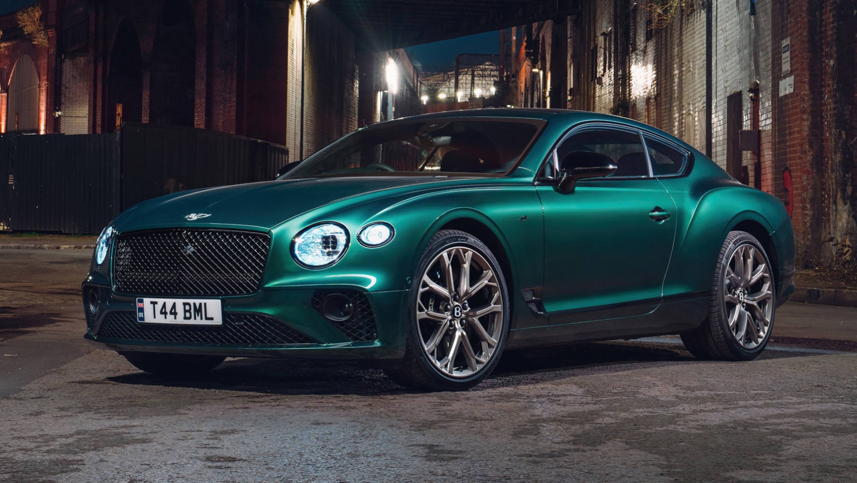 Bentley Continental GT S V8 2023 w nocy