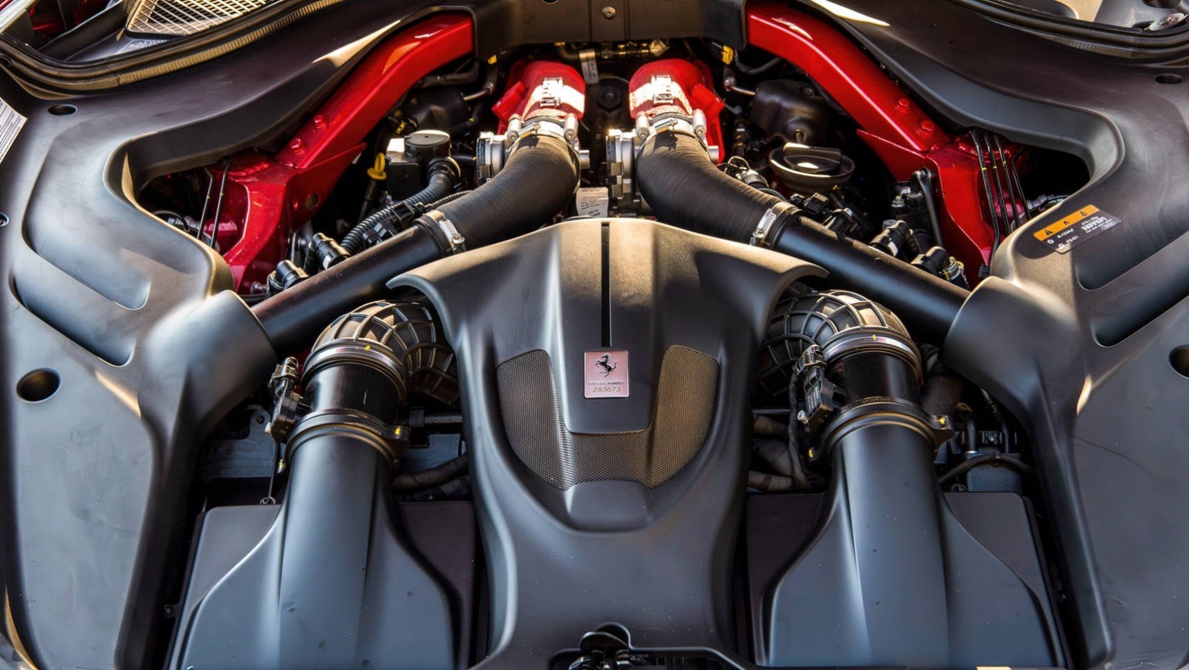 Ferrari Roma Spider silnik