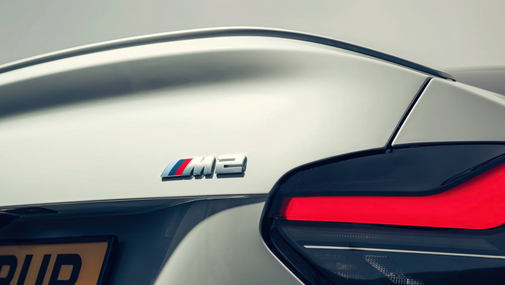 BMW M2 2023 BMW M2 G87 emblemat