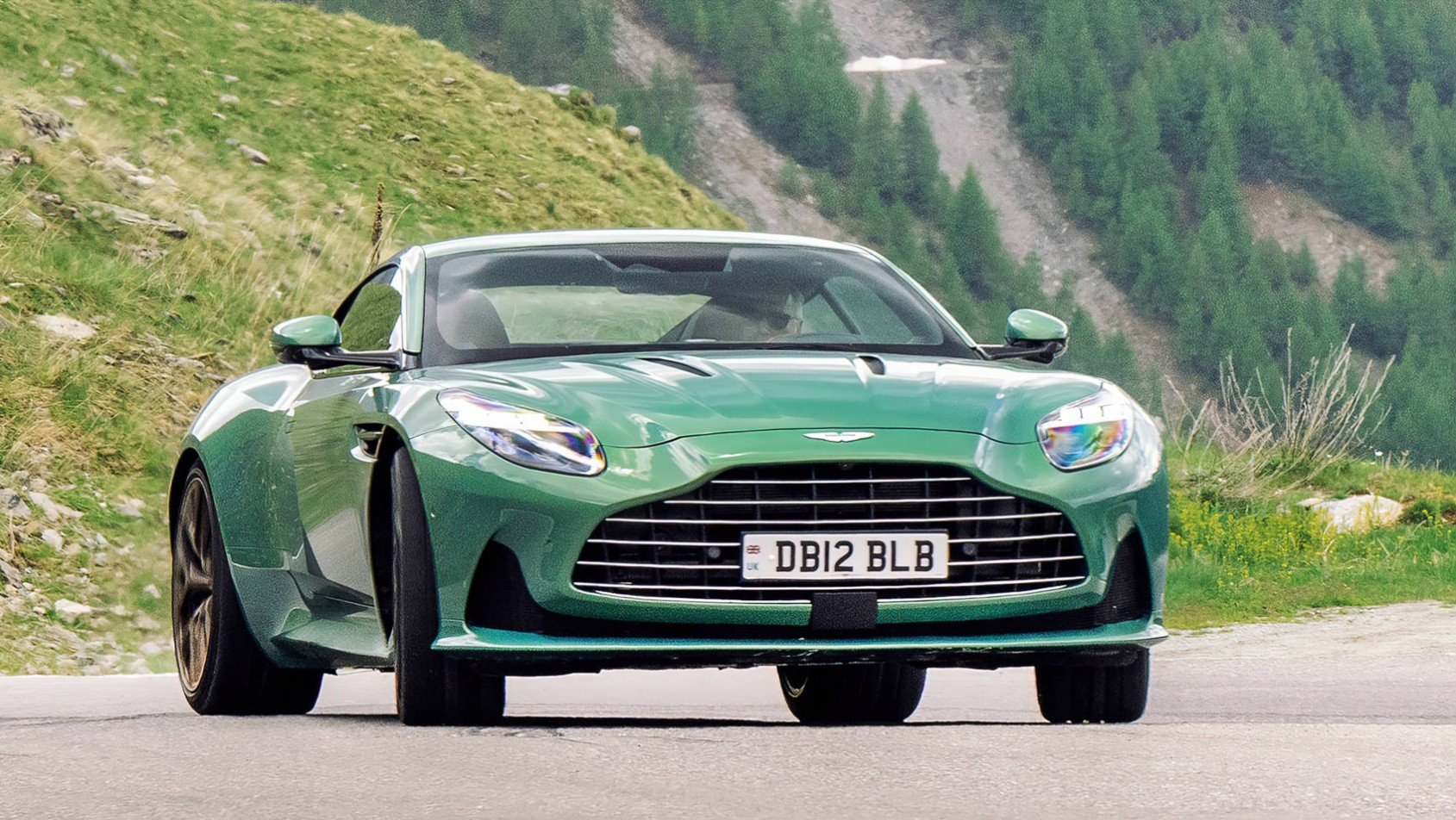 Aston Martin DB12 coupe test
