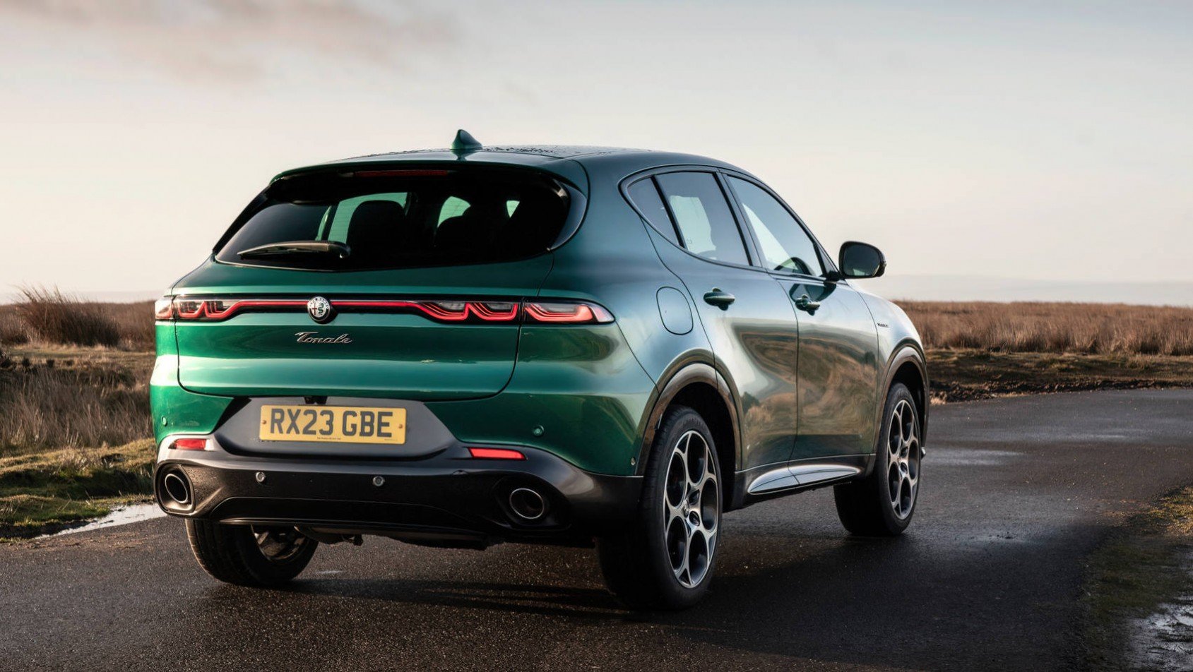 Alfa Romeo Tonale PHEV tył