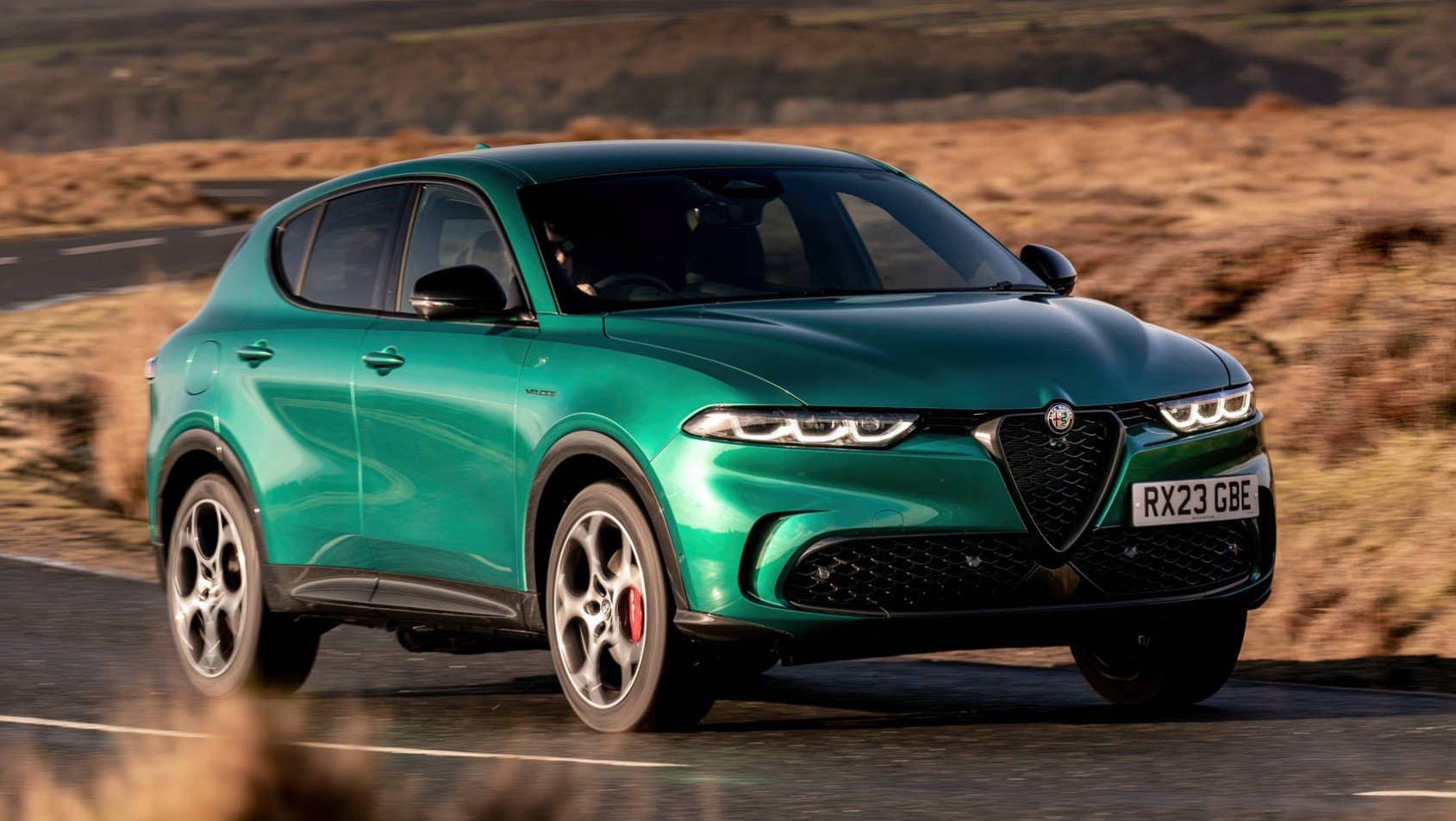 Alfa Romeo Tonale PHEV prawy przód