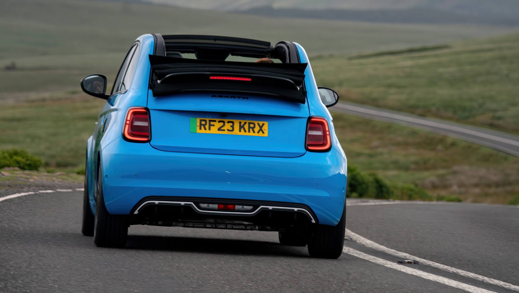 2023 Abarth 500e cabriolet tył