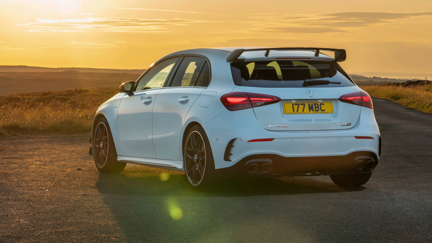 2023 Mercedes-AMG A45 S sylwetka tył