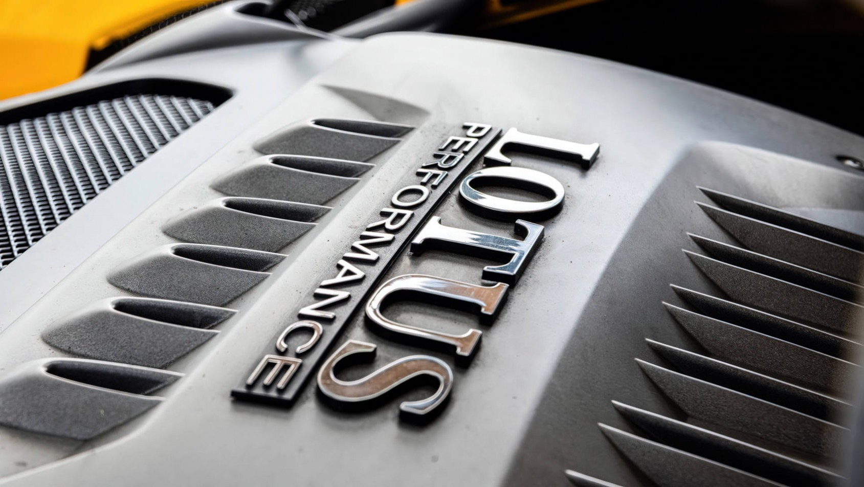 Lotus Evora 2014 detal komory silnika