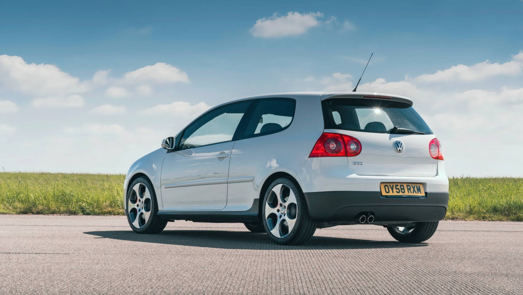 Volkswagen Golf GTI Mk5 lewy tył