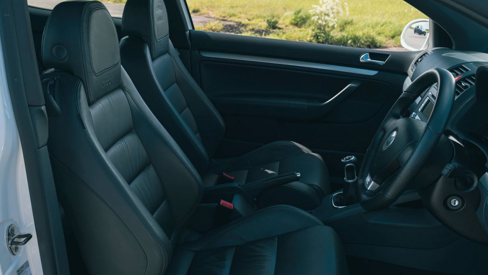 Volkswagen Golf GTI MK5 wnętrze