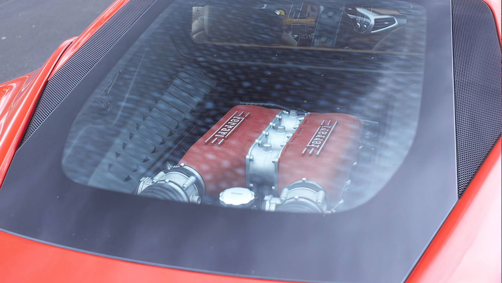 Ferrari 458 Italia silnik v8