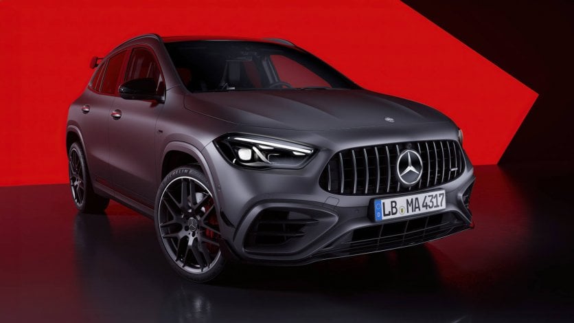 Mercedes-AMG GLA 2024 Mercedes-AMG GLA 45 S lifting