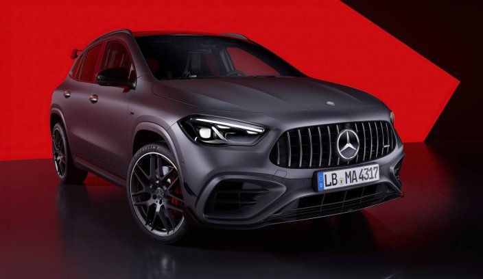 Mercedes-AMG GLA 2024 Mercedes-AMG GLA 45 S lifting