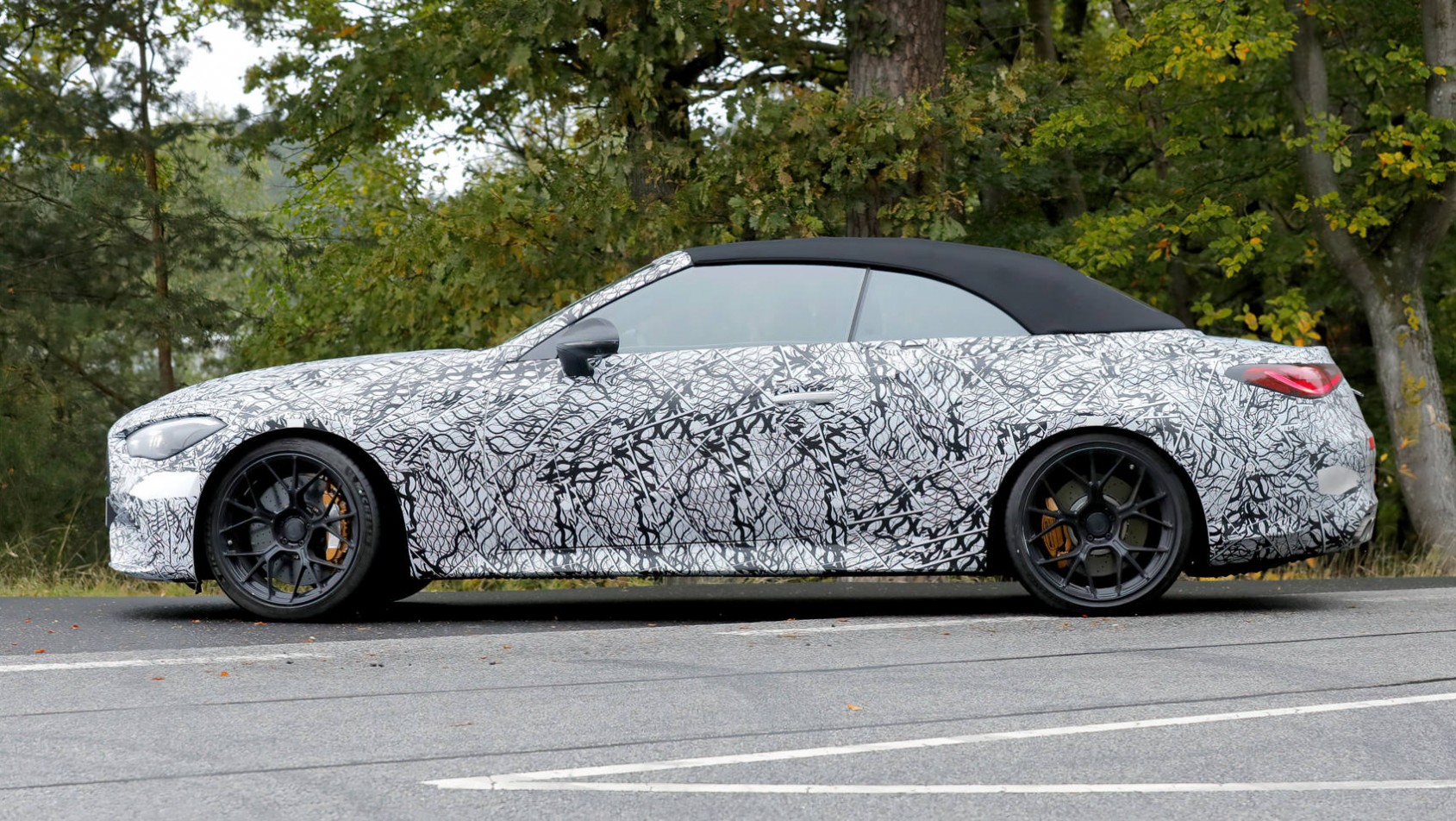 Mercedes-AMG CLE63 Mercedes-AMG CLE63 S E-Performance spyshot profil