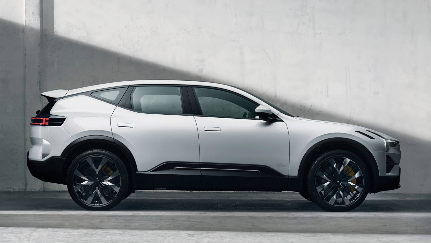 Polestar 4 SUV coupe