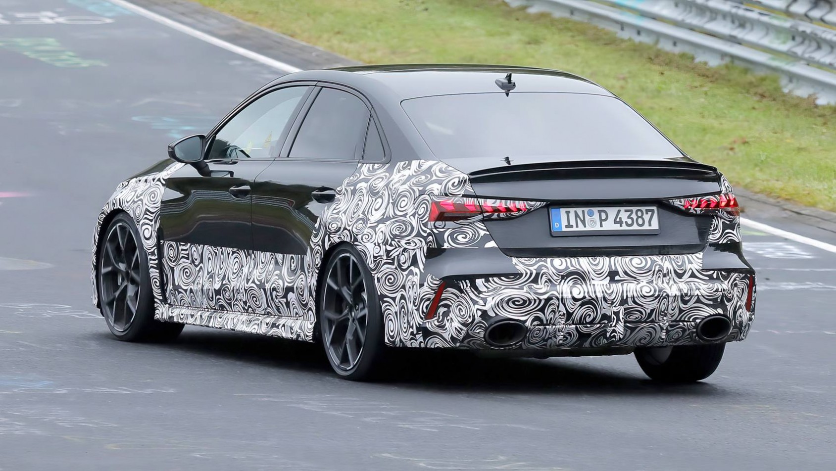 Audi RS3 Audi RS3 8Y lifting 2024 spyshot wydech