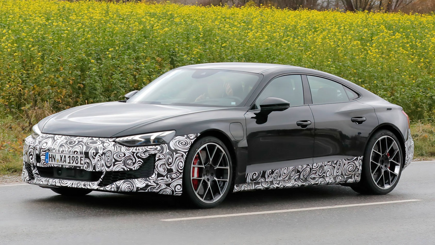 2024 Audi e-tron GT lifting spyshot przód