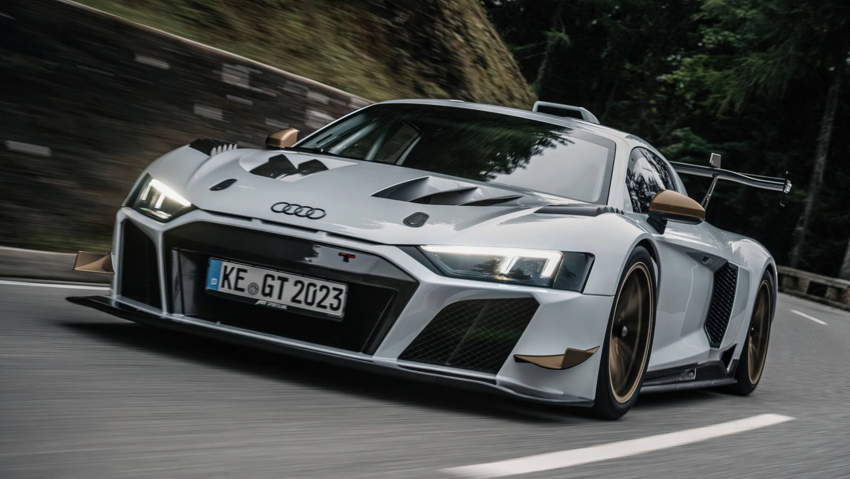 Abt XGT Audi R8 GT2 na drodze