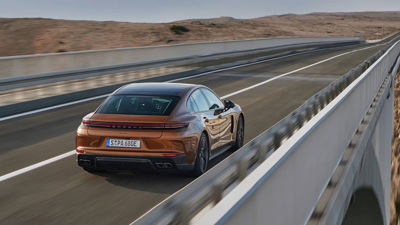 2023 Porsche Panamera lifting jazda