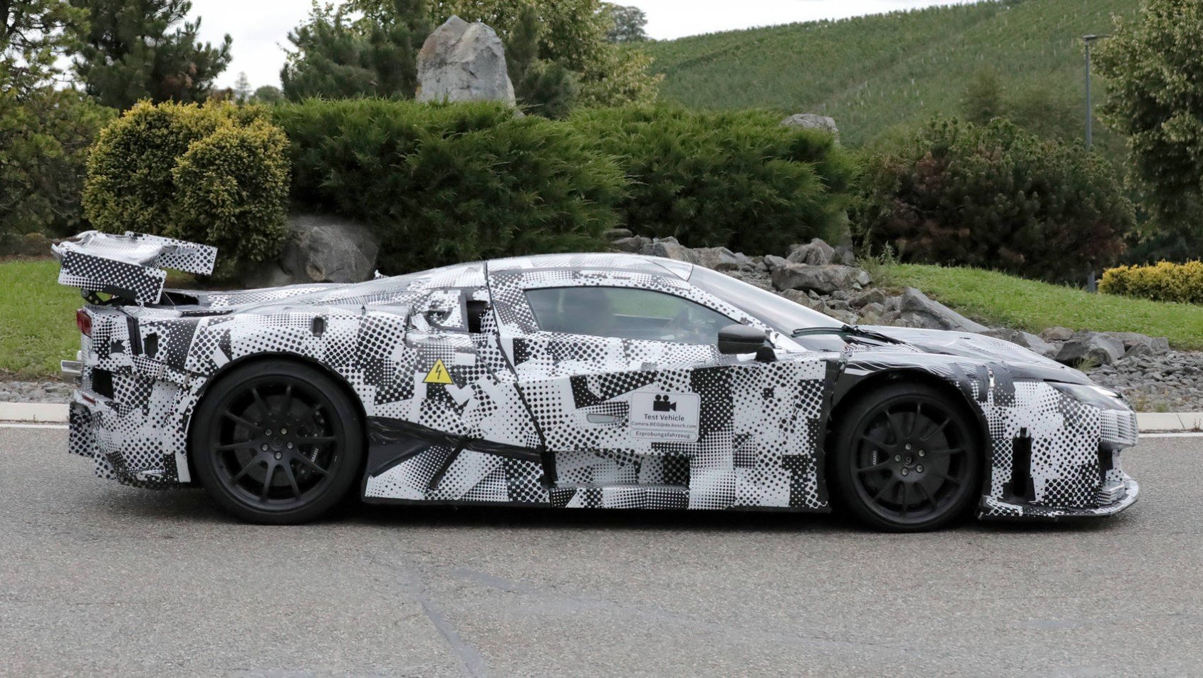 Ferrari F250 hypercar spyshot kamuflaż