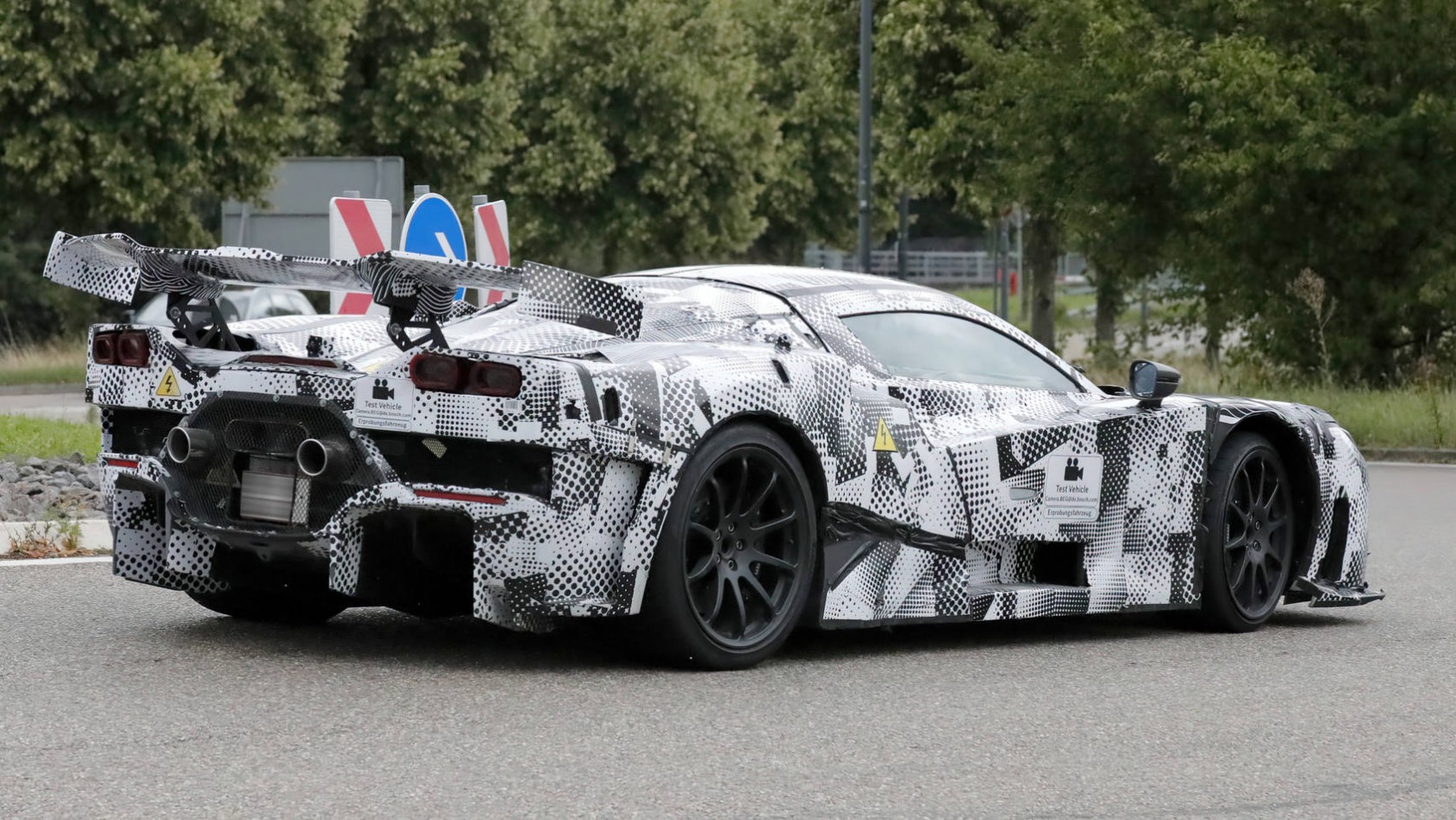 Ferrari F250 hypercar spyshot aerodynamika