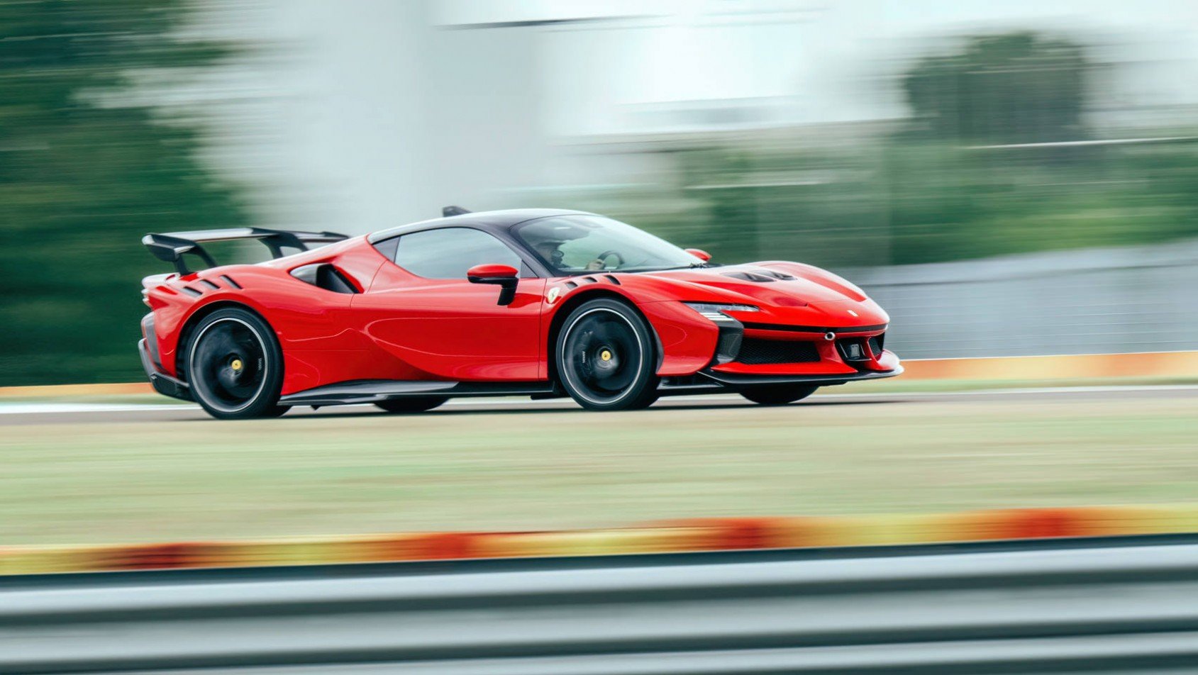 Ferrari SF90 XX Stradale test