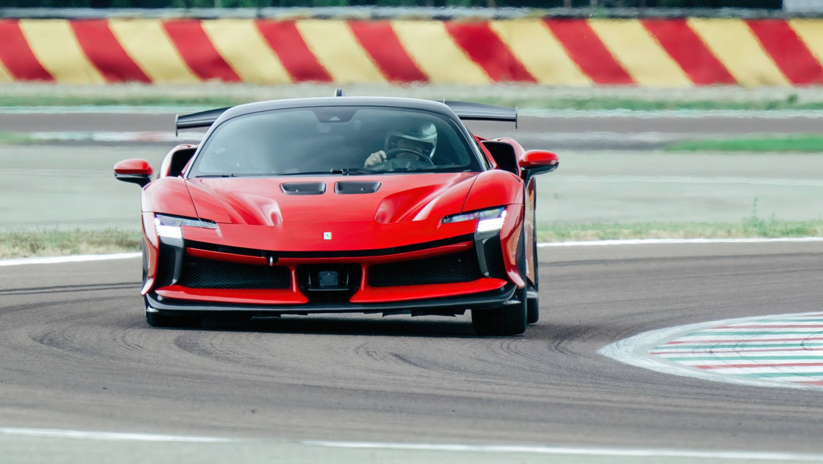 Ferrari SF90 XX Stradale hybryda
