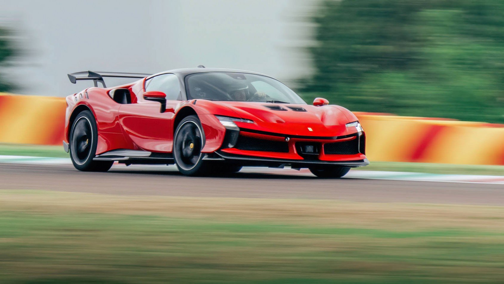 Ferrari SF90 XX Stradale testy na torze