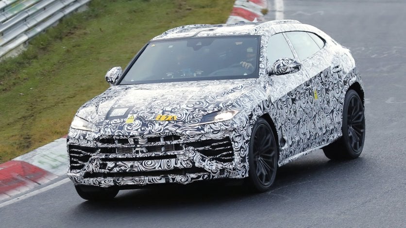 Lamborghini Urus 2024 Lamborghini Urus PHEV spyshot