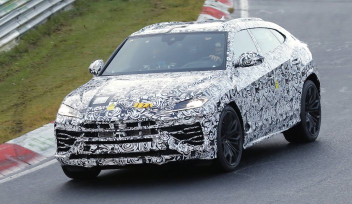 2024 Lamborghini Urus PHEV spyshot