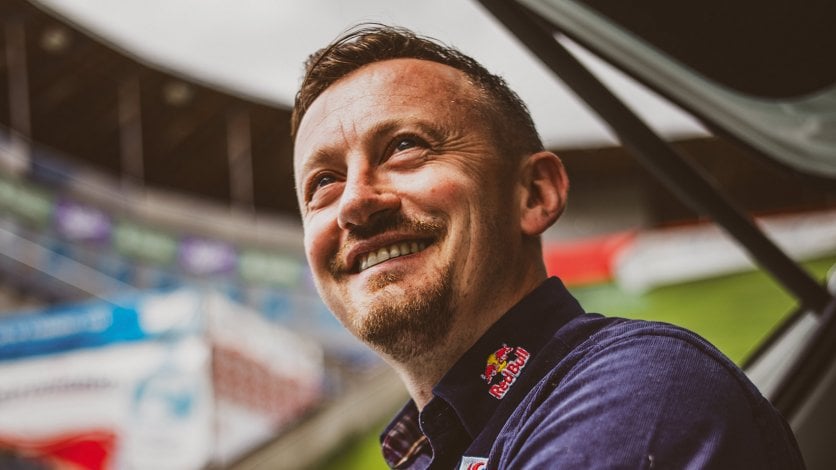 Adam Małysz - legenda skoków narciarskich i wielokrotny uczestnik Rajdu Dakar
