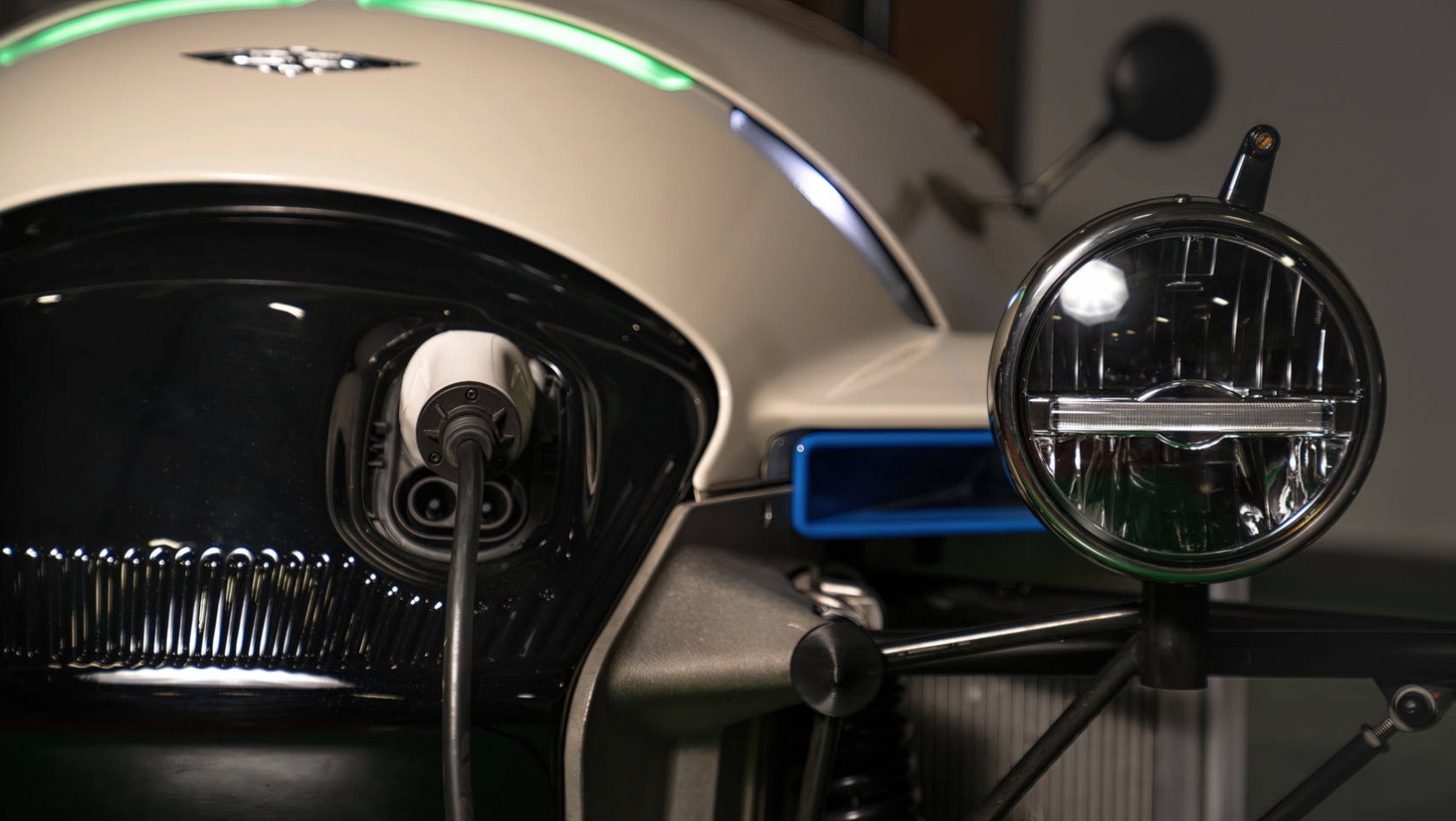 Morgan Super 3 Morgan XP-1 detal przodu