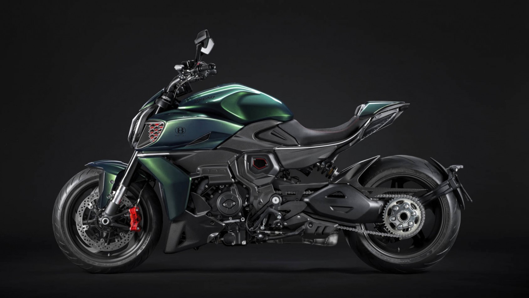 Diavel for Bentley - widok z boku