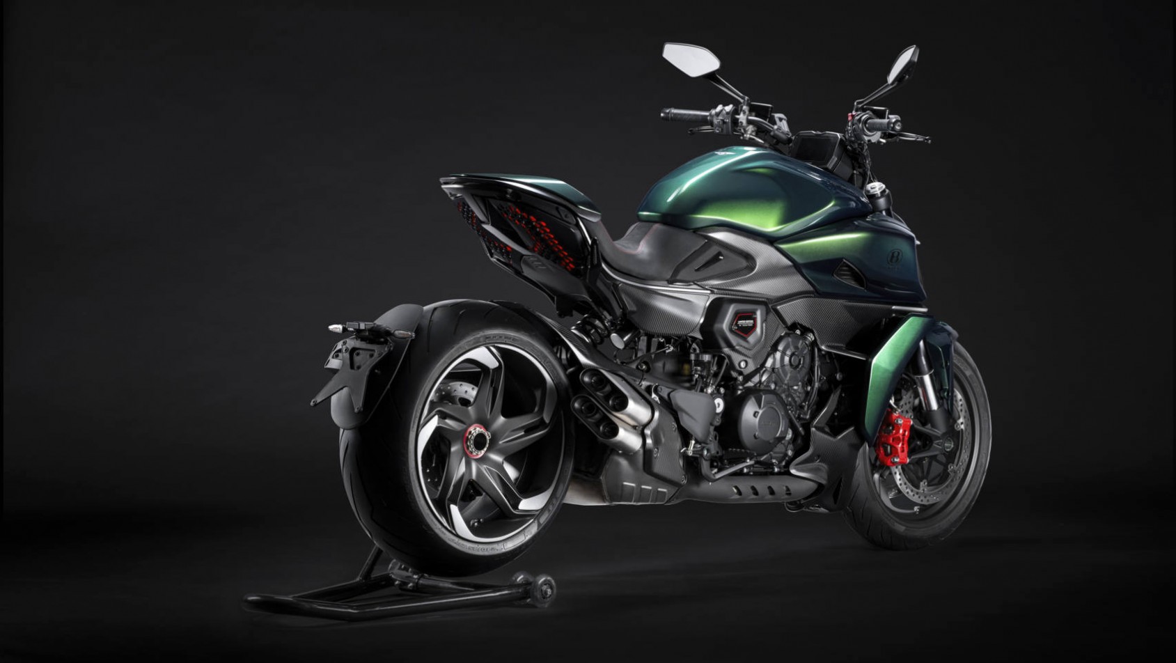 Diavel for Bentley - tył