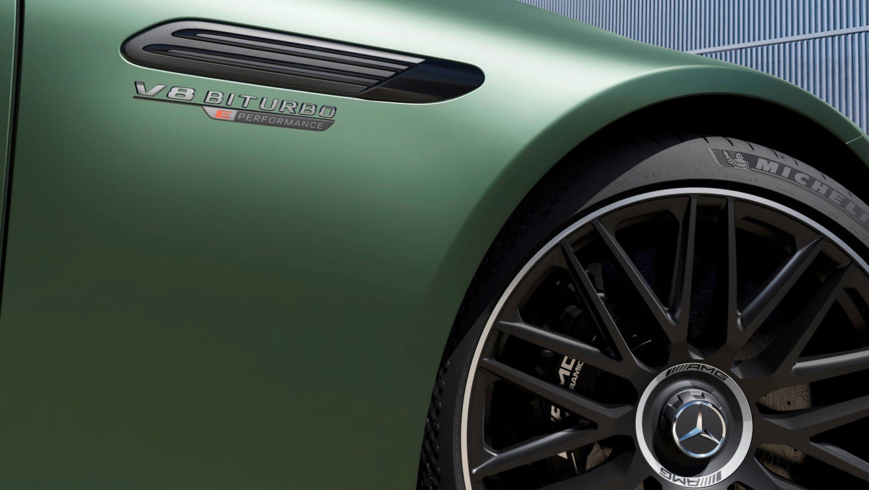 Mercedes-AMG SL 63 S E-Performance emblemat