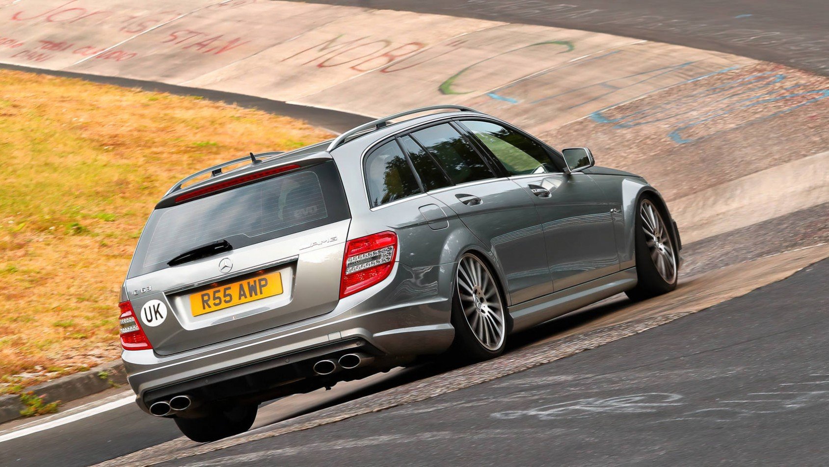 Mercedes-AMG C63 Mercedes-Benz C63 W204 poradnik jazda po torze