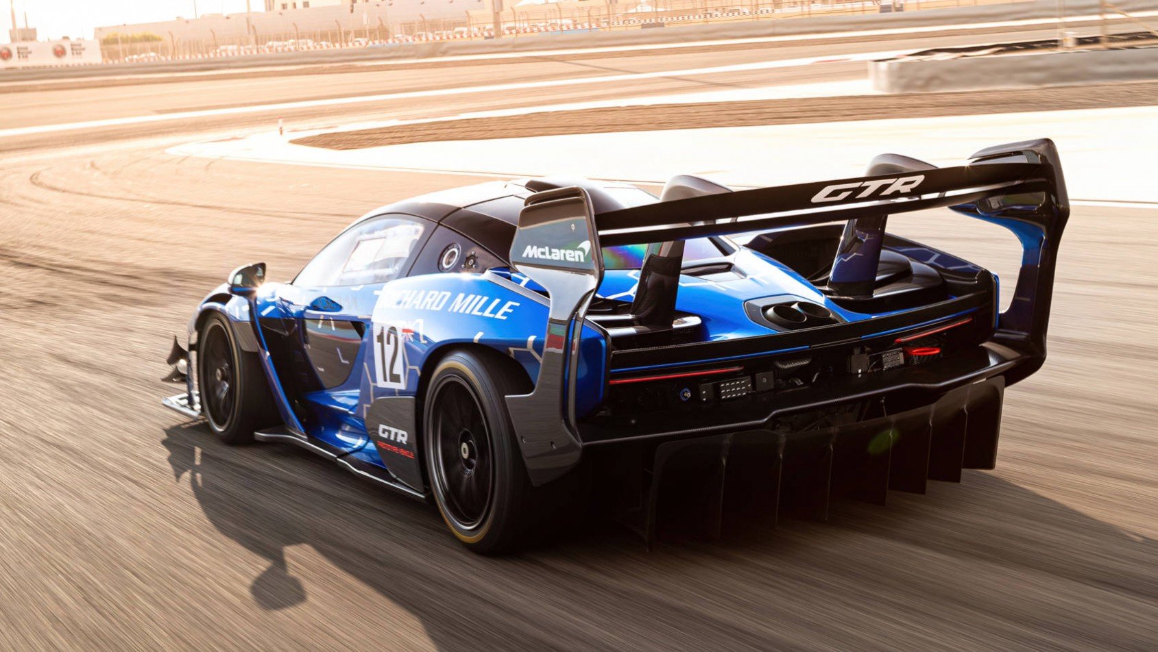 McLaren Senna GTR na torze tył