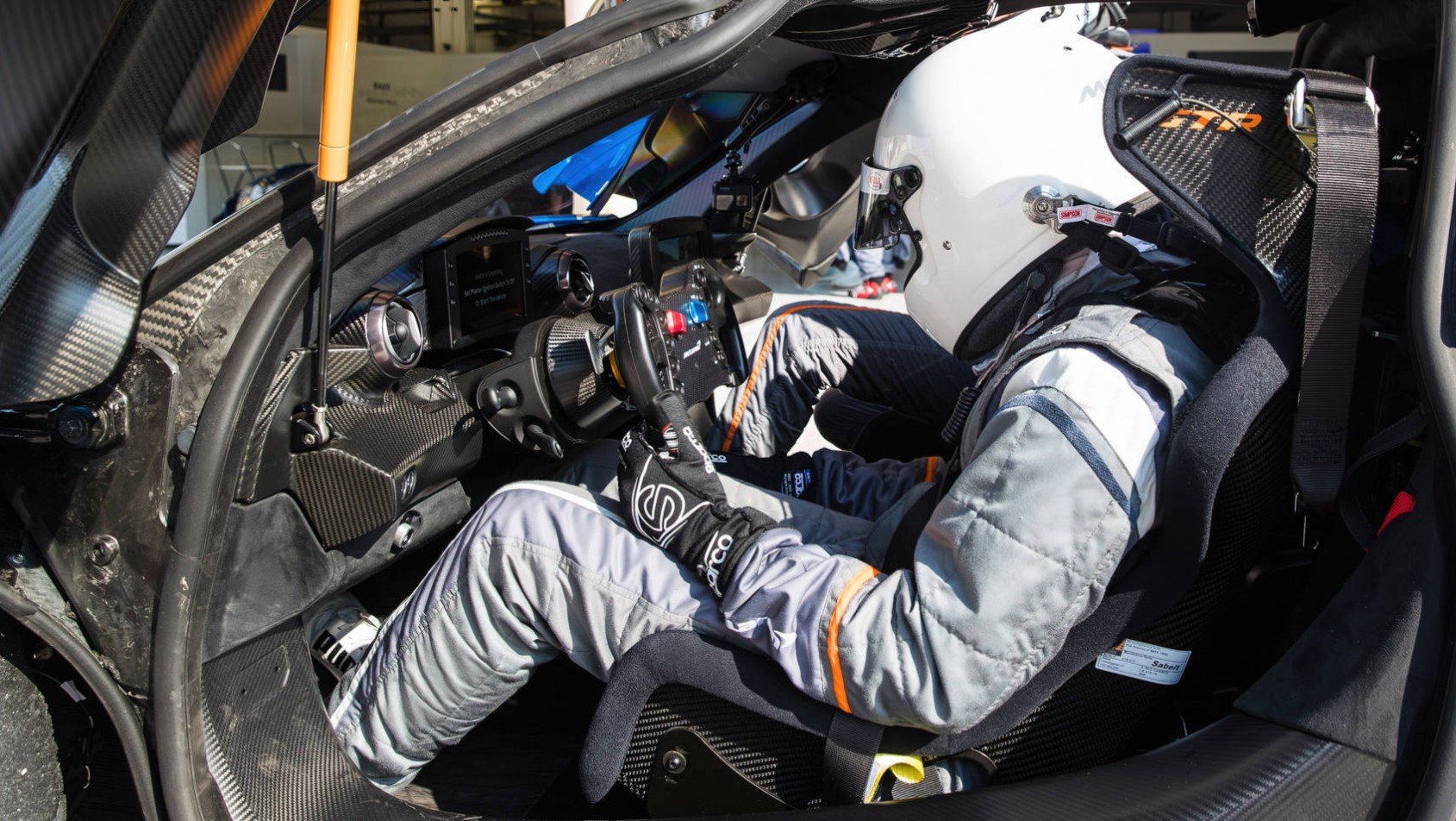McLaren Senna GTR kabina