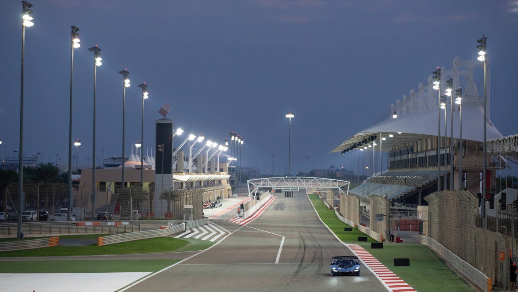 McLaren Senna GTR na prostej